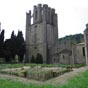 Bien que remani, le Palais vieux comprend les parties les plus anciennes de l'abbaye. Ses btiments s'ordonnent autour d'une cour amnage de faon aussi charmante que fantaisiste. Amnag dans la tour-clocher datant de 1537, haute de 42 m, un escalier  vis de 150 marches conduit  une galerie o l'on dcouvre une trs belle vue.
