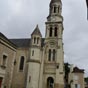 L'glise des Ormes est moderne, mais originale avec sa curieuse tour hexagonale romano-byzantine. La puret des lignes et la couleur des pierres sont un message pour celui qui passe devant cette glise.