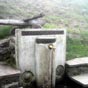 La Fontaine de Roland (1317m) porte une inscription basque: 'Bidea Iturria Bizia' qui veut dire, en franais, 'Le Chemin - La Fontaine - La Vie'