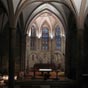  L'glise prsente une nef  deux bas-cts, deux tages de tribunes, des piliers lancs, sans autre dcor que la recherche de la ligne et un chur polygonal.