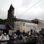Si vous avez opt pour le chemin qui passe par Samos vous dcouvrirez Renche et son glise au sein de laquelle un saint Jacques est reprsent sur son retable