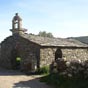 L'glise San Pedro de Biduedo (1200m) est la plus petite du Camino. C'est une ancienne chapelle de l'ordre de saint Jean. Le village est un important repre: on va quitter le massif du Cebreiro pour descendre vers la valle.