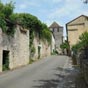 Arcambal: Une rue de la cit menant  l'glise Saint-Antoine