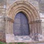 Portail histori de l'glise de Santiago   laquelle tait attache une indulgence plnire pour les plerins malades empchs de poursuivre leur route. (XIIe sicle)